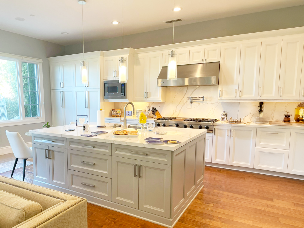 Elegant kitchen remodel with marble backsplash – alfaremodel.com