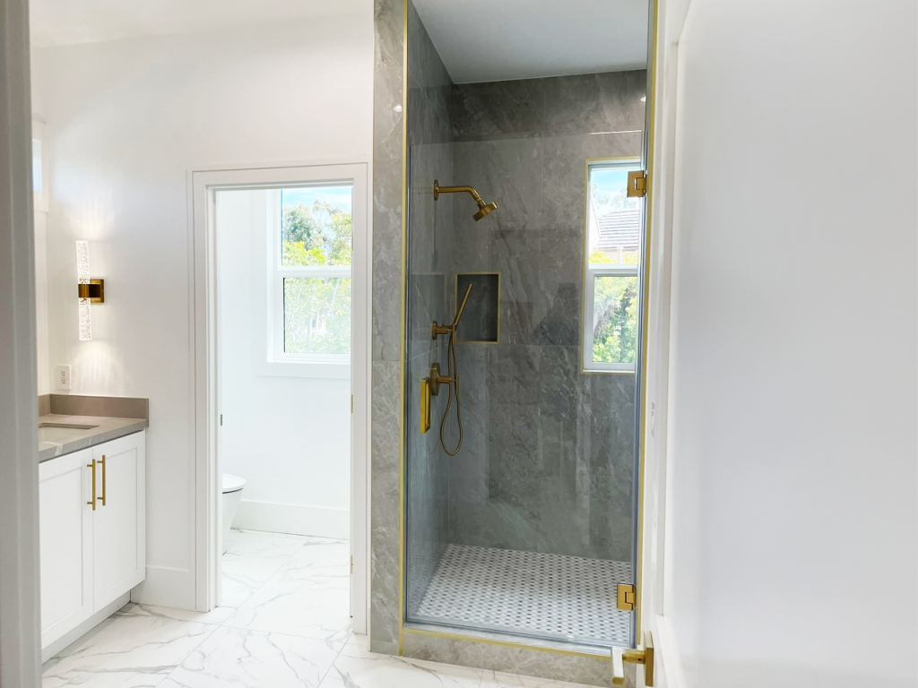 Master bath renovation with double vanity and custom lighting – alfaremodel.com