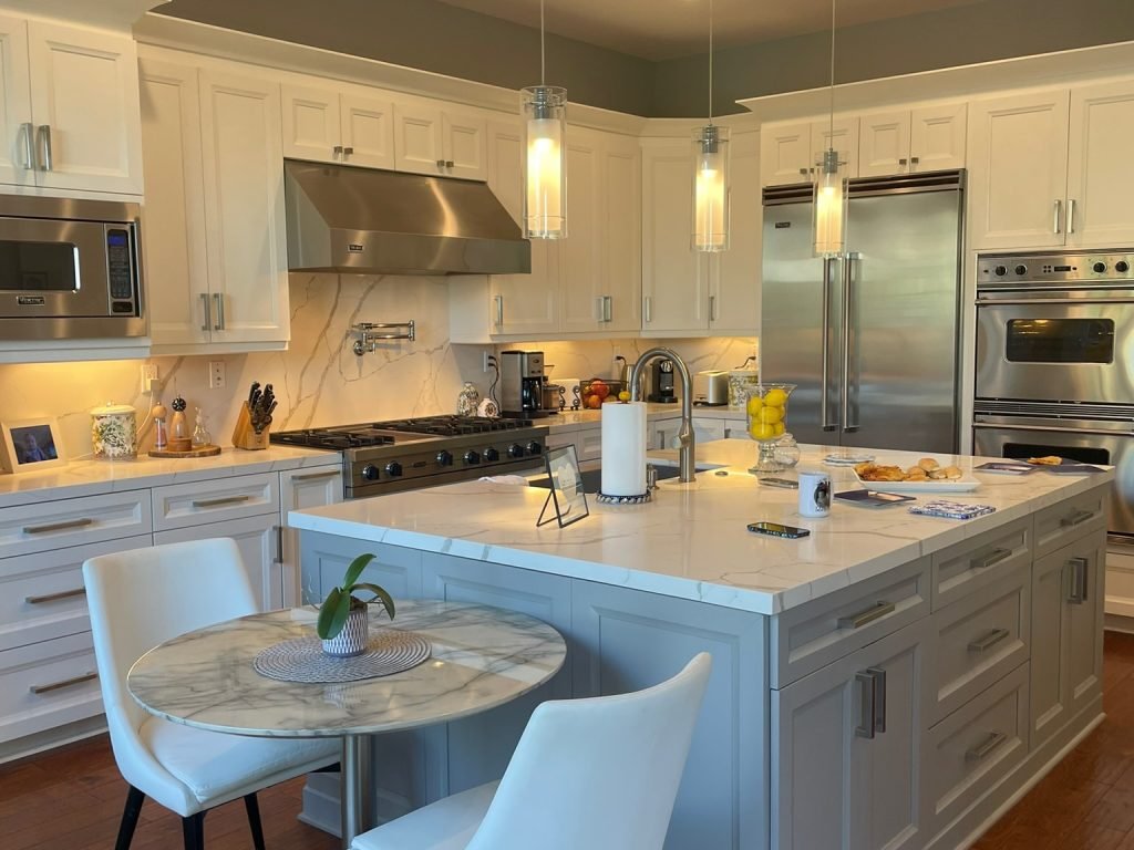 Custom kitchen remodel with white cabinets and quartz countertops – alfaremodel.com